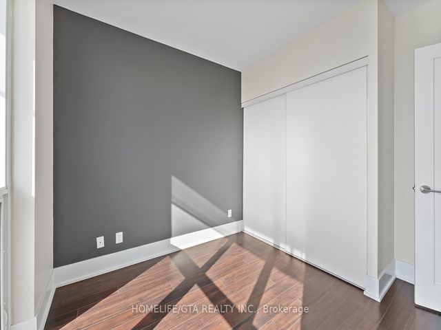 4301 - 300 Front St W