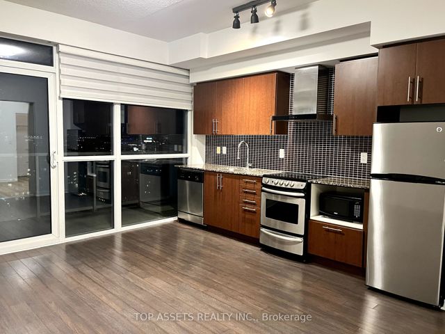 2113 - 352 Front St W