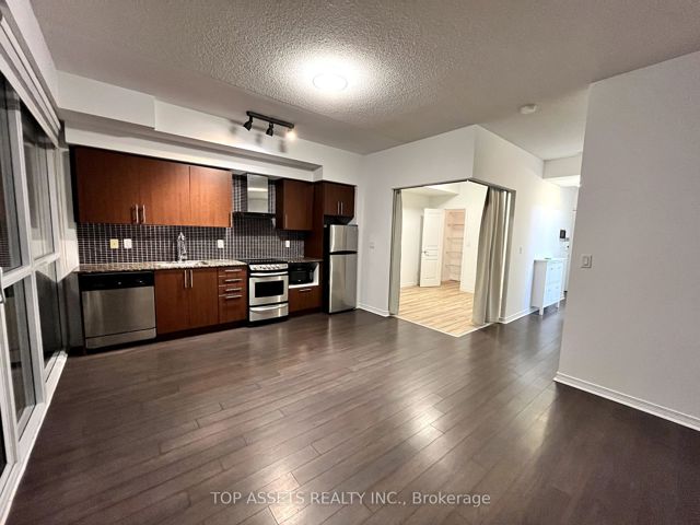 2113 - 352 Front St W