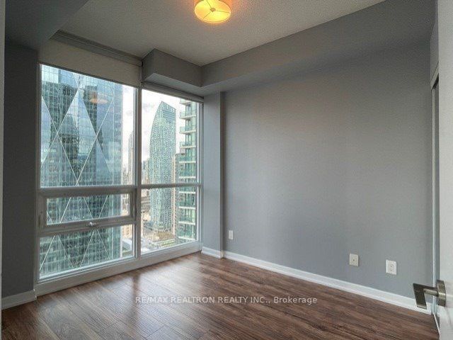 3303 - 33 Bay St