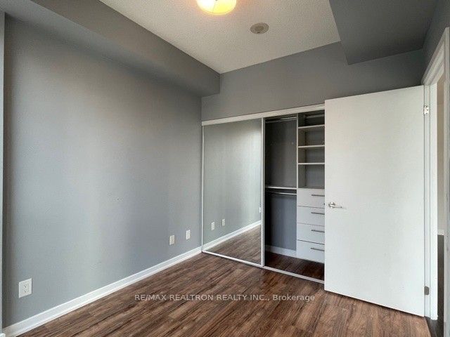 3303 - 33 Bay St