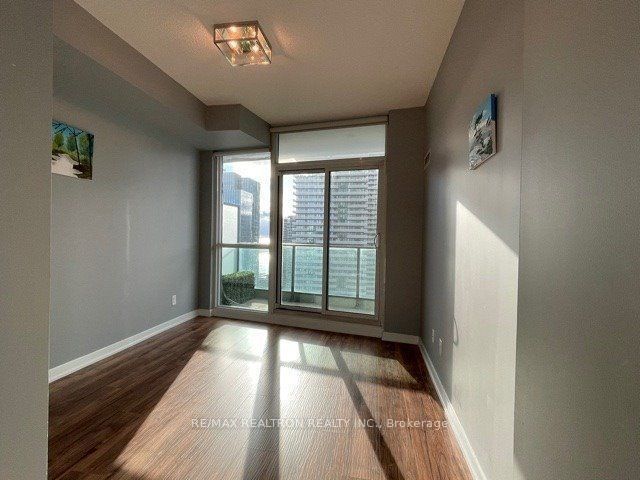 3303 - 33 Bay St