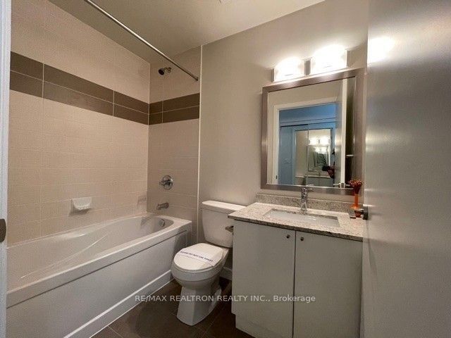3303 - 33 Bay St