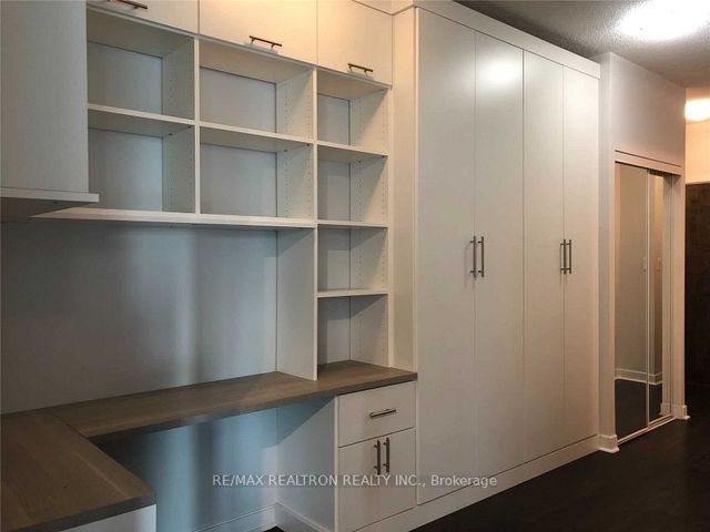 3303 - 33 Bay St