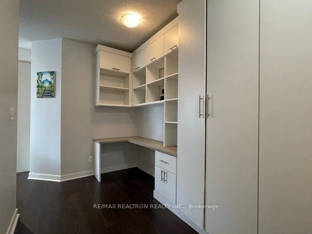 3303 - 33 Bay St