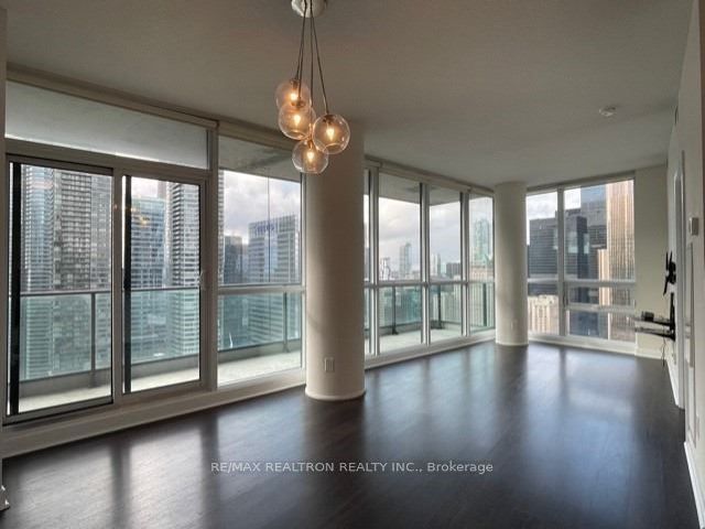 3303 - 33 Bay St
