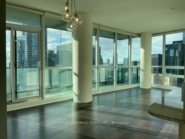 3303 - 33 Bay St