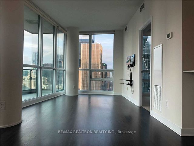 3303 - 33 Bay St