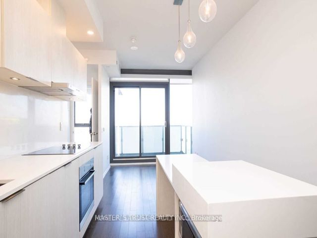1307 - 16 Bonnycastle St E