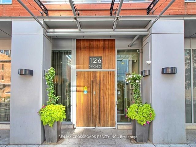 1201 - 126 Simcoe St