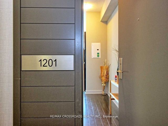 1201 - 126 Simcoe St