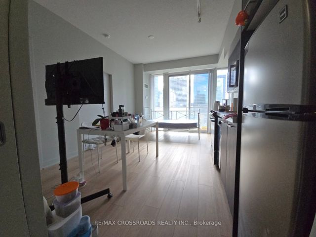 1201 - 126 Simcoe St