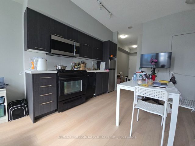 1201 - 126 Simcoe St