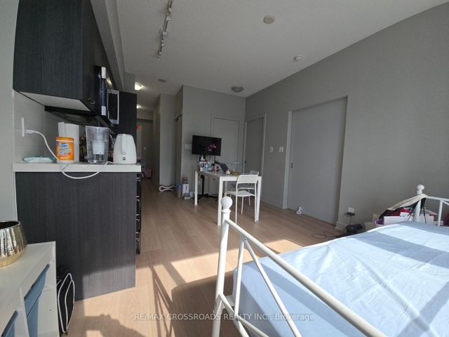 1201 - 126 Simcoe St