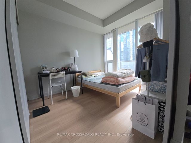 1201 - 126 Simcoe St