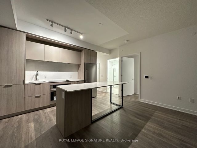613 - 35 Tubman Ave