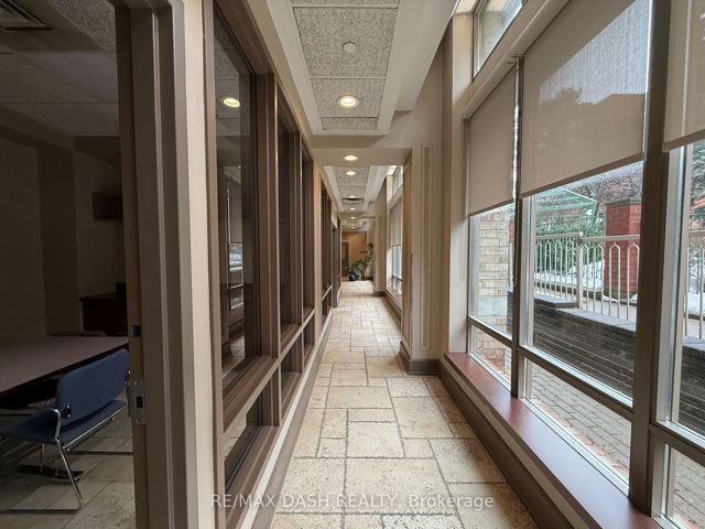 506 - 284 Bloor St W