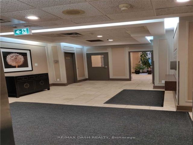 506 - 284 Bloor St W