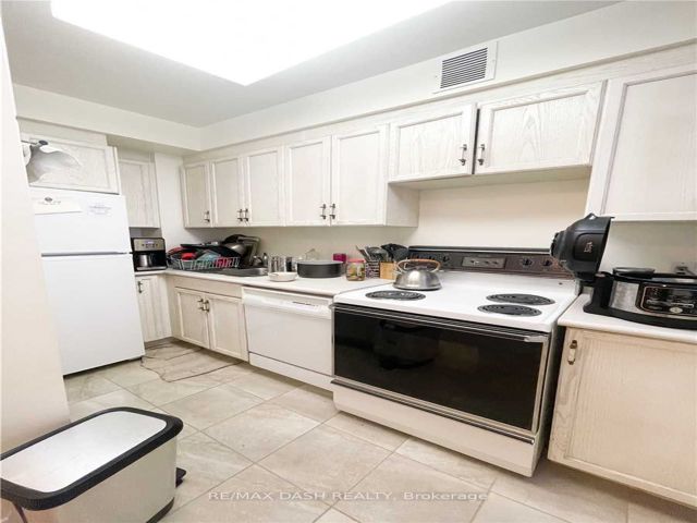 506 - 284 Bloor St W