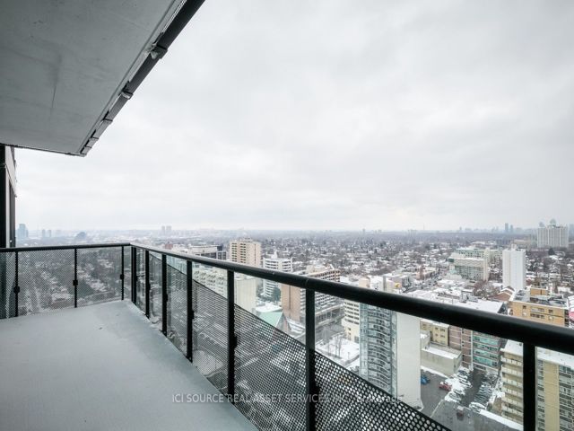 2313 - 127 Broadway Ave