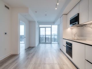 2313 - 127 Broadway Ave