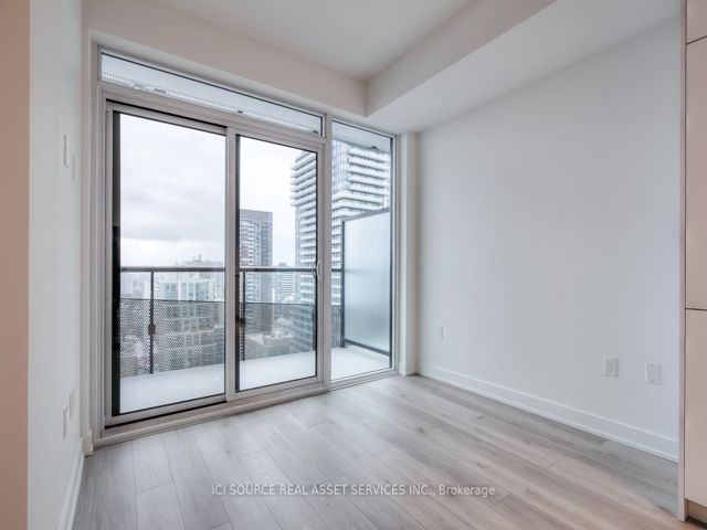 2313 - 127 Broadway Ave