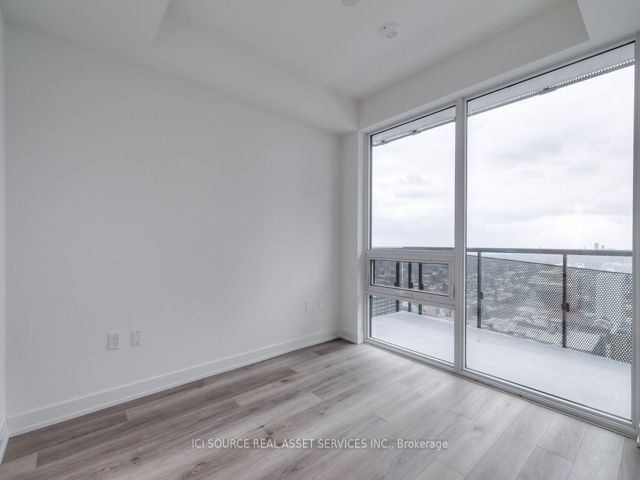 2313 - 127 Broadway Ave