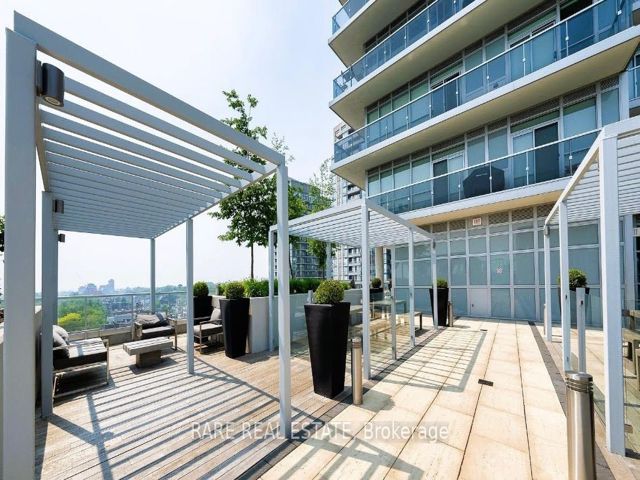 2106 - 501 St. Clair Ave W
