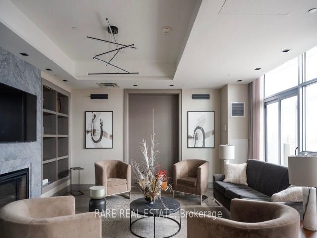 2106 - 501 St. Clair Ave W
