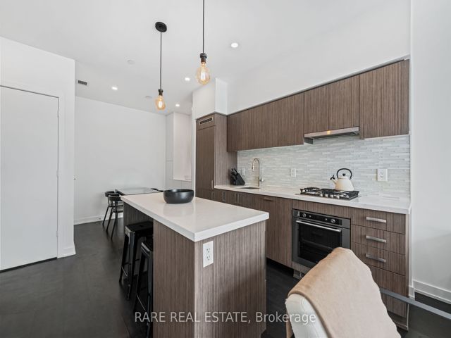 2106 - 501 St. Clair Ave W