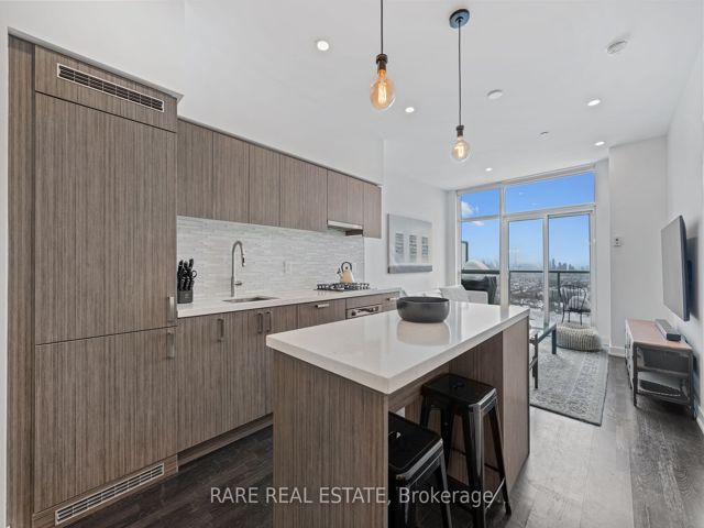 2106 - 501 St. Clair Ave W