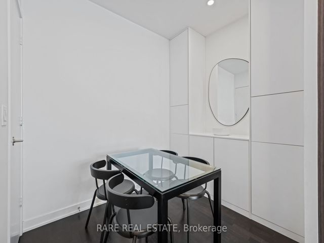 2106 - 501 St. Clair Ave W