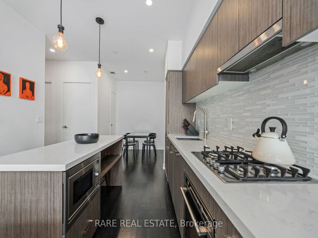 2106 - 501 St. Clair Ave W