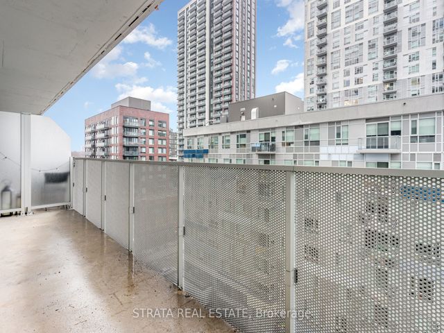 808 - 20 Tubman Ave E