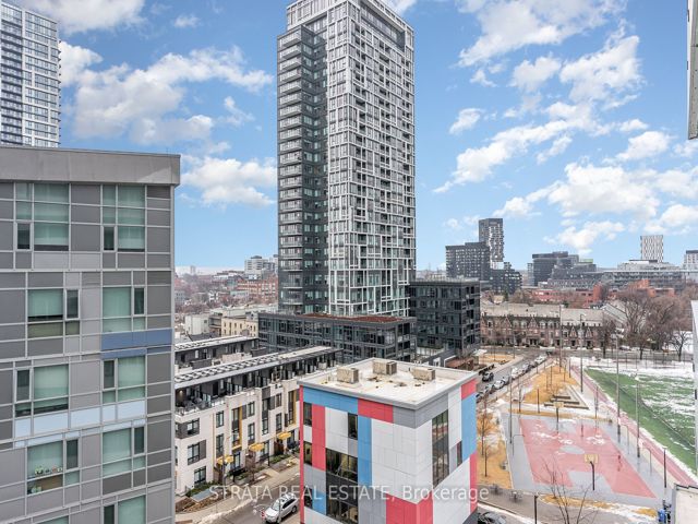 808 - 20 Tubman Ave E
