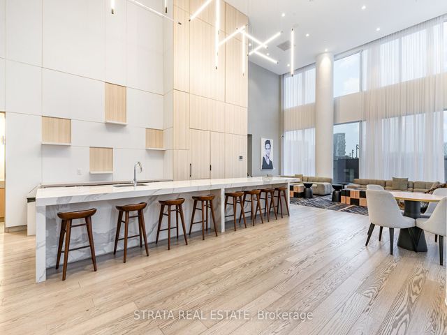 808 - 20 Tubman Ave E