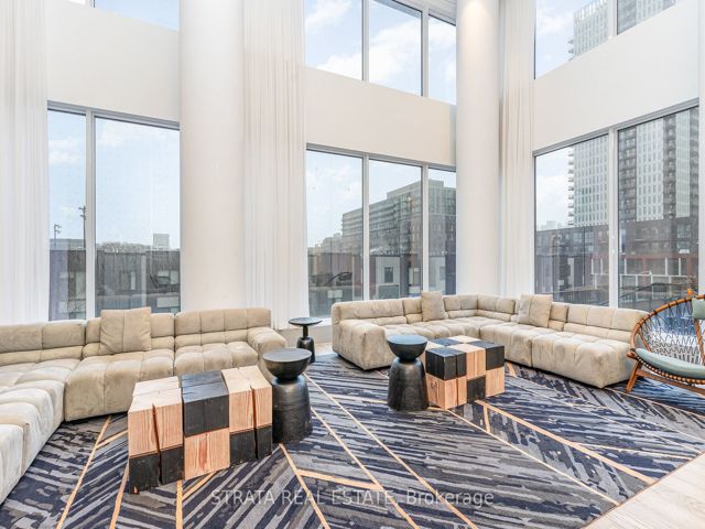 808 - 20 Tubman Ave E