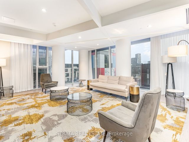 808 - 20 Tubman Ave E