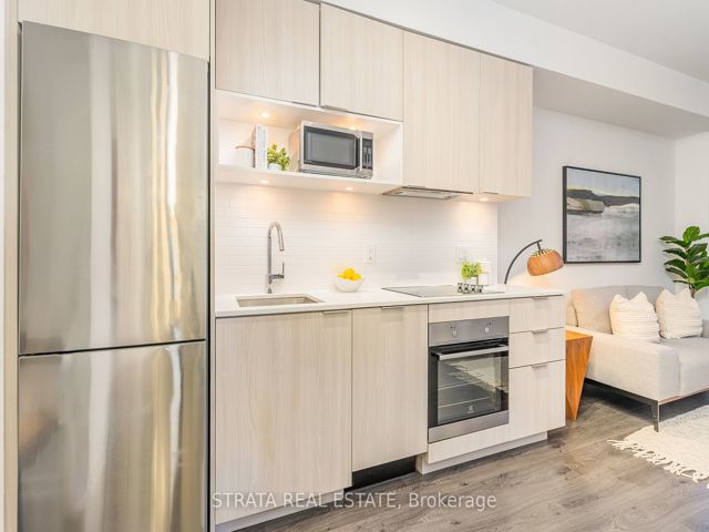 808 - 20 Tubman Ave E