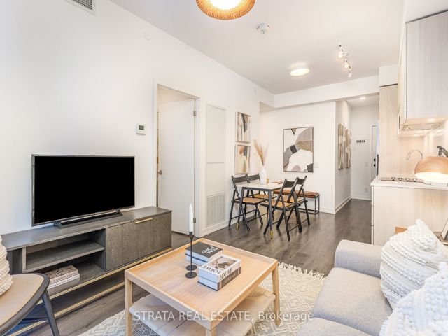 808 - 20 Tubman Ave E