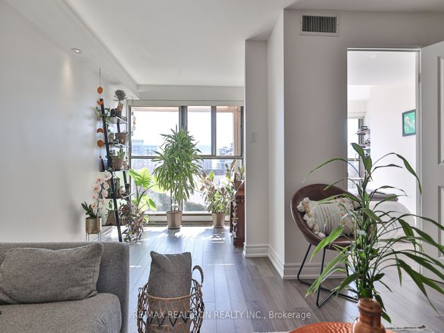 610 - 65 Scadding Ave