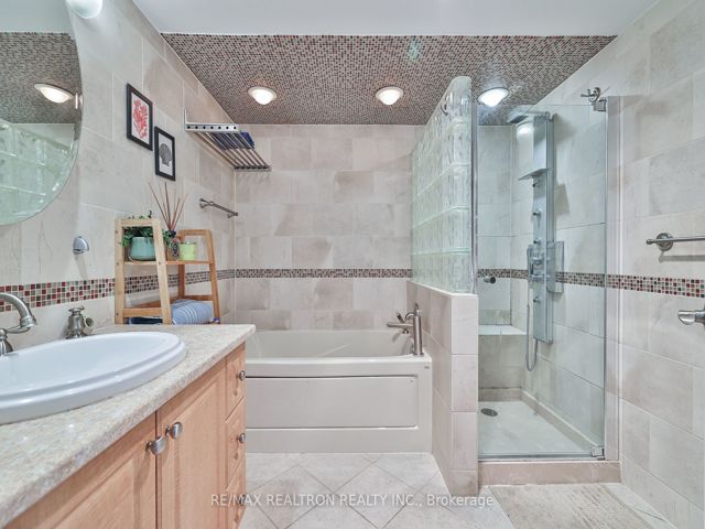 610 - 65 Scadding Ave