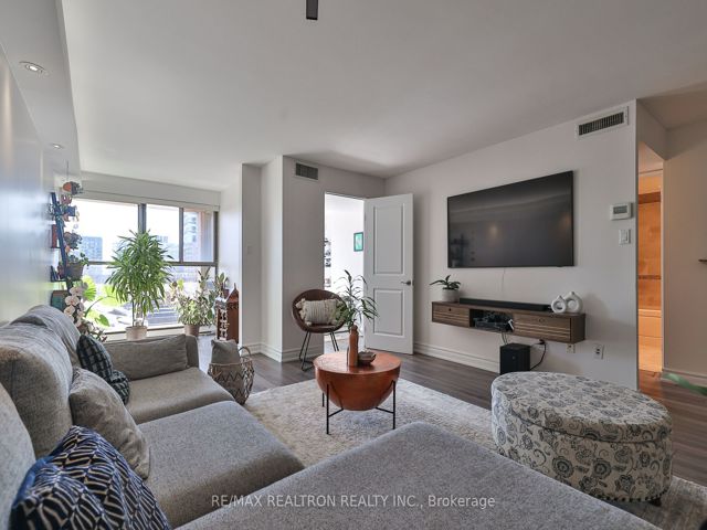 610 - 65 Scadding Ave