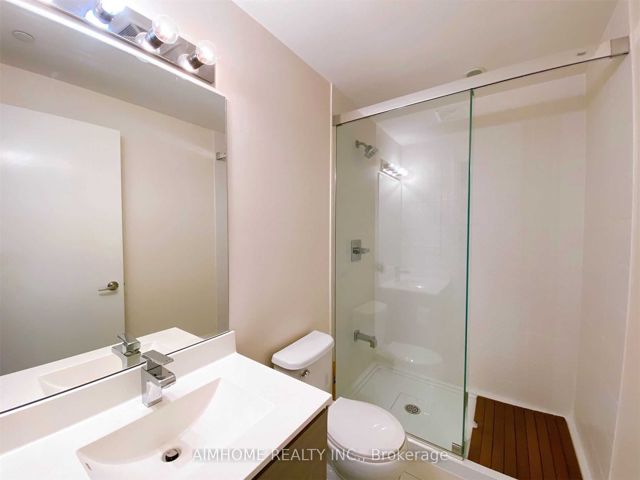 812 - 68 Canterbury Pl