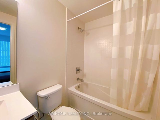 812 - 68 Canterbury Pl