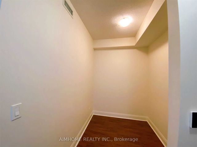 812 - 68 Canterbury Pl