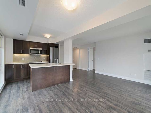 E1007 - 555 Wilson Ave