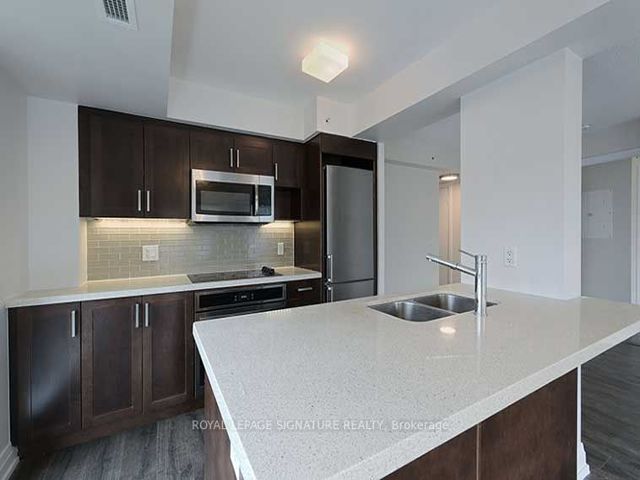 E1007 - 555 Wilson Ave