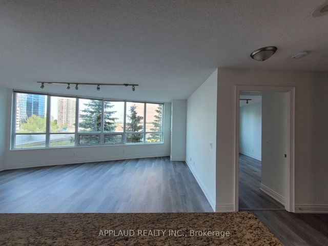 420 - 25 Greenview Ave