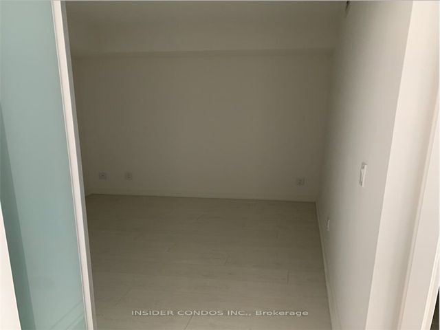 2121 - 19 Western Battery Rd